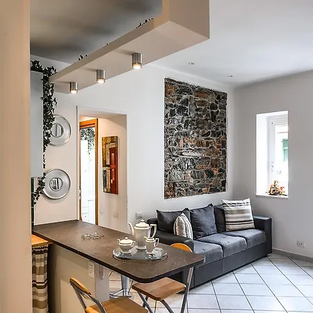 Lia 2 * Ла-Спеція